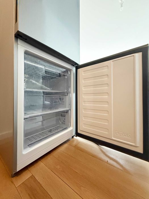 Frigider cu congelator Arctic