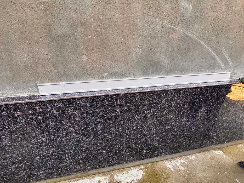 Плинтус Цвет: белый