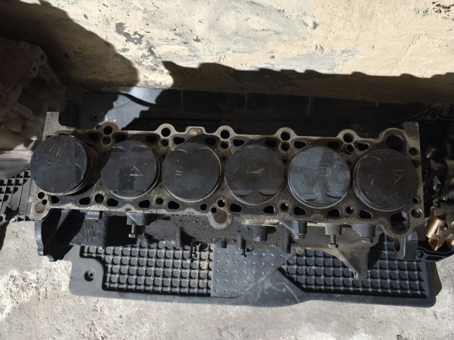 Продам блок цилиндров М50 (2.8)