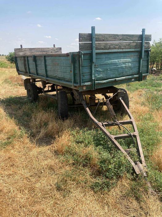 Tractor UTB U445 + atasamente (remorca, plug, prasitoare)
