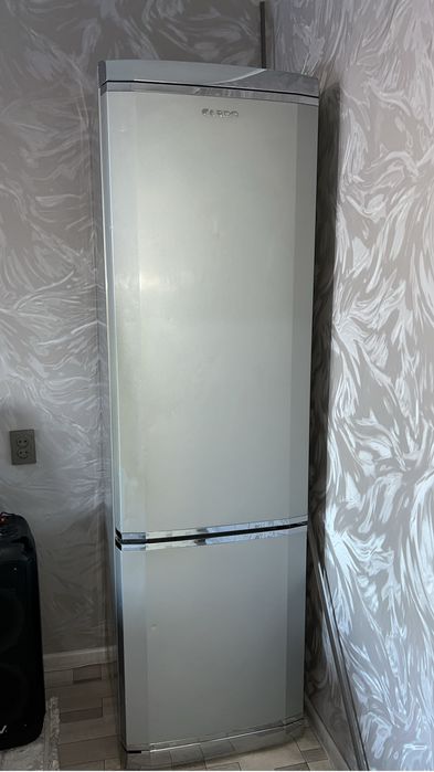 Продаю холодильник