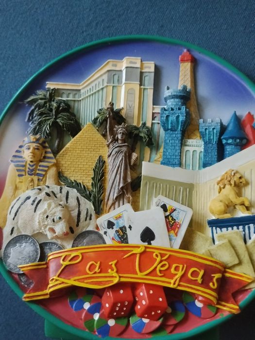 Vând farfurie Romeo și Julieta,și amintire Las Vegas