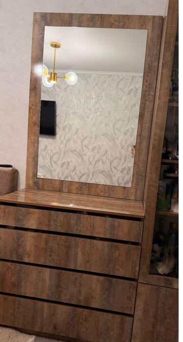 Шкаф зеркало комод