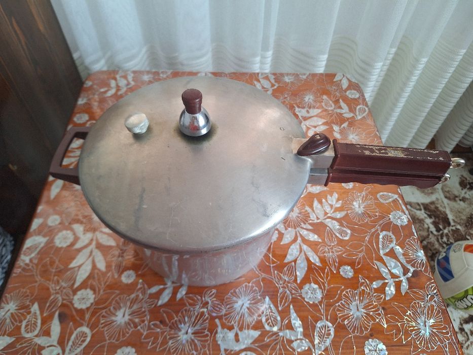 Тенджери под налягане