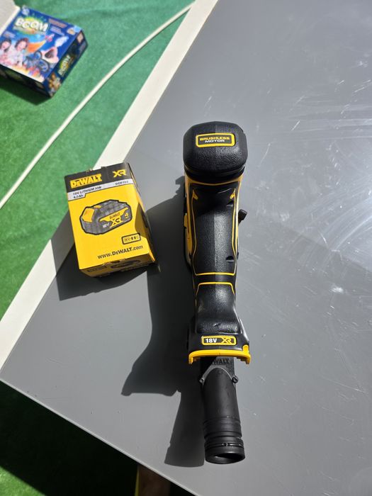 Fierastrau Pendular Dewalt DCS-335