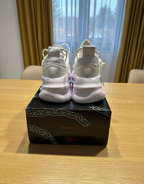 Versace Chain reaction