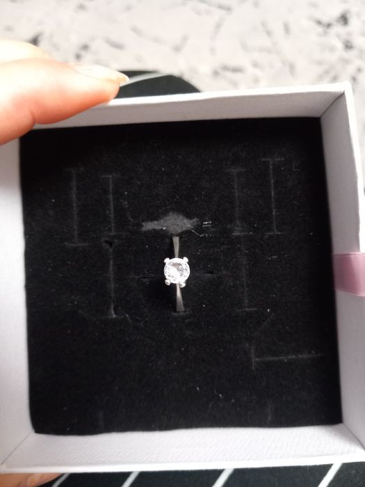 Vând inel de argint câteva purtari mărimea universala