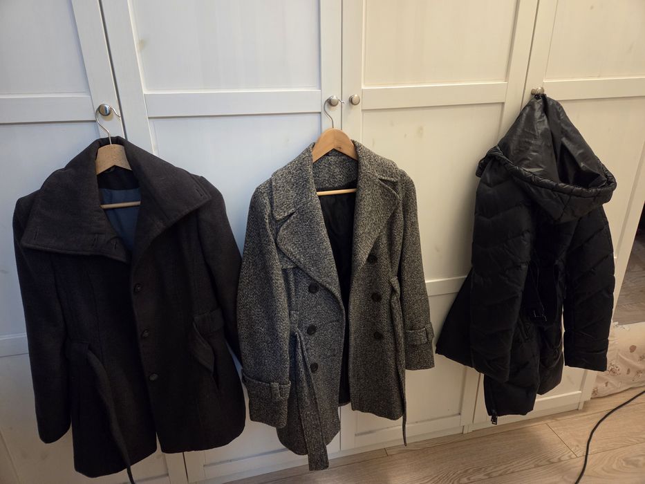 Donez 2 paltoane si o geaca marimea S de dama