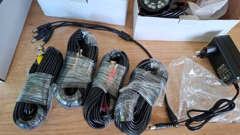 DVR за видеонаблюдение + 4 камери