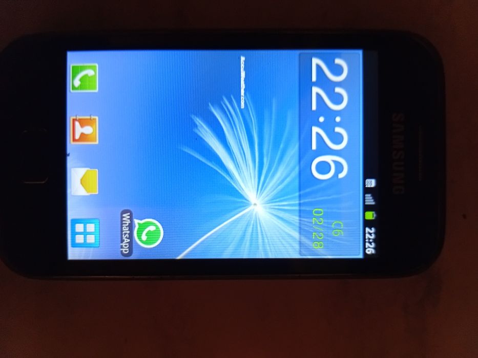 Продаю телефон самсунг