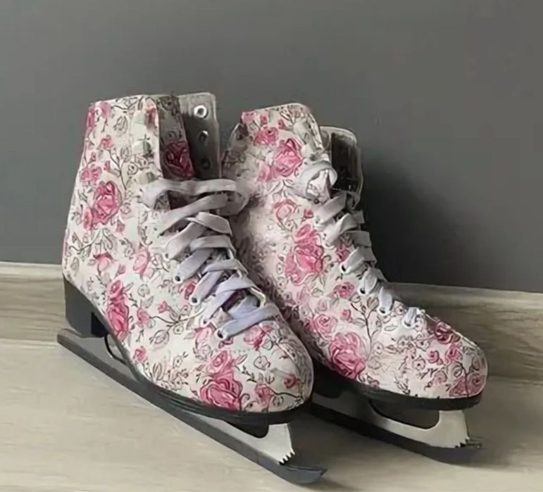 Продам новые коньки