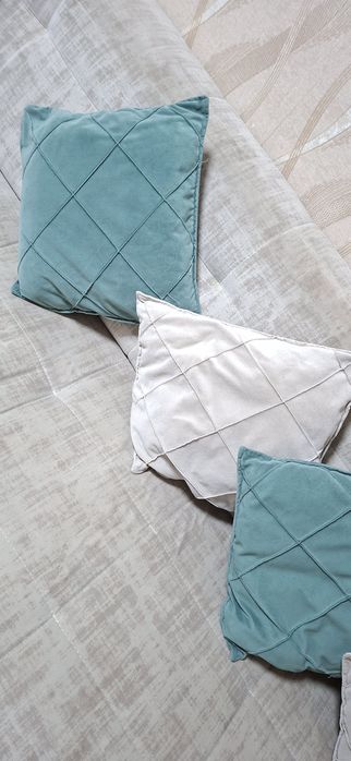 Продаётся подушки для декора  в отличном состоянии