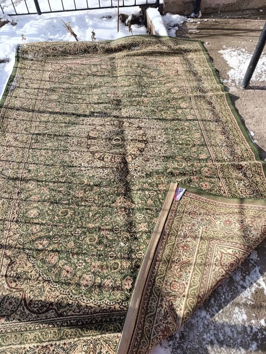 Ковёр. б.у. в хорошем состоянии, размер 2х3, цена 250 тысяч.