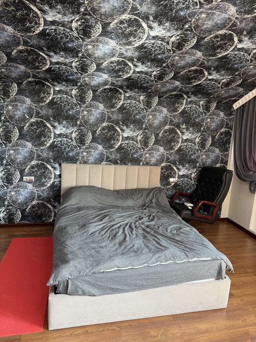 Продам кровать с матрассом