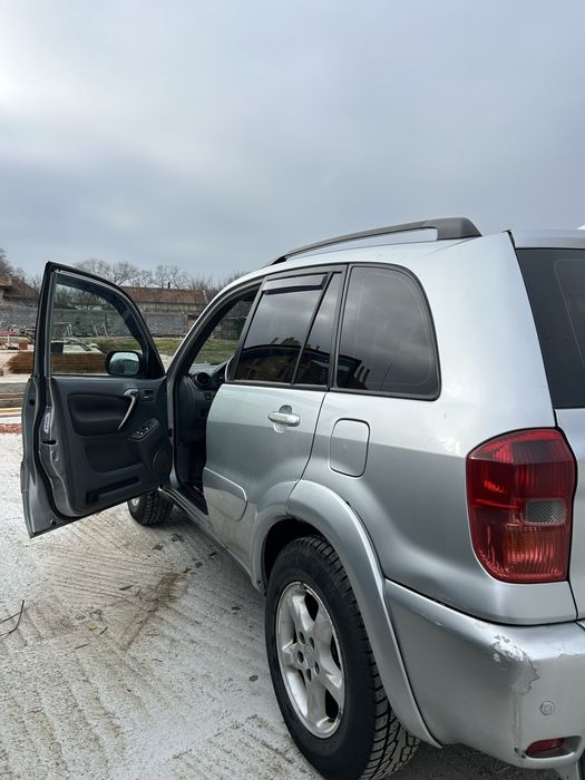 Toyota RAV4 2.0 D-4D – Надежден и поддържан автомобил