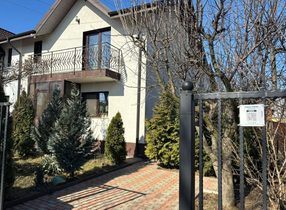 Casă tip duplex , 4 dormitoare.