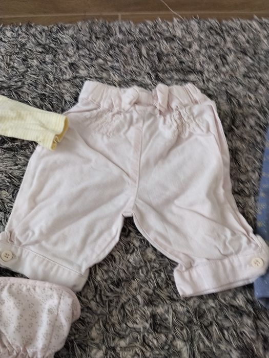 Lot hainute pentru fetita, marimi 0-6 luni, in stare foarte buna botosei rochie colanti pantaloni rochita