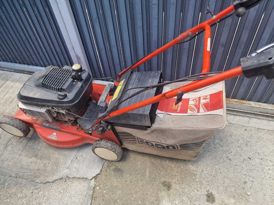 Masina de tuns iarba SABO pe benzina BRIGGS 4CP TRACTIUNE COS