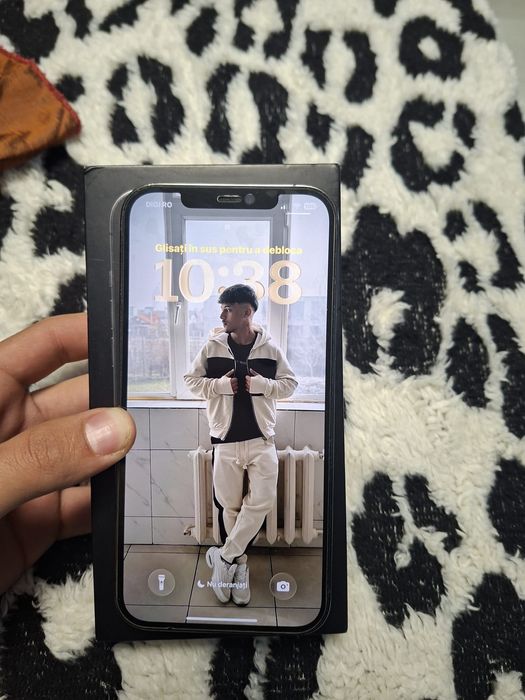 Vând/schimb iphone 12 pro max impecabil