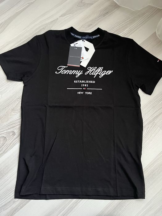 Tricouri Made By Society