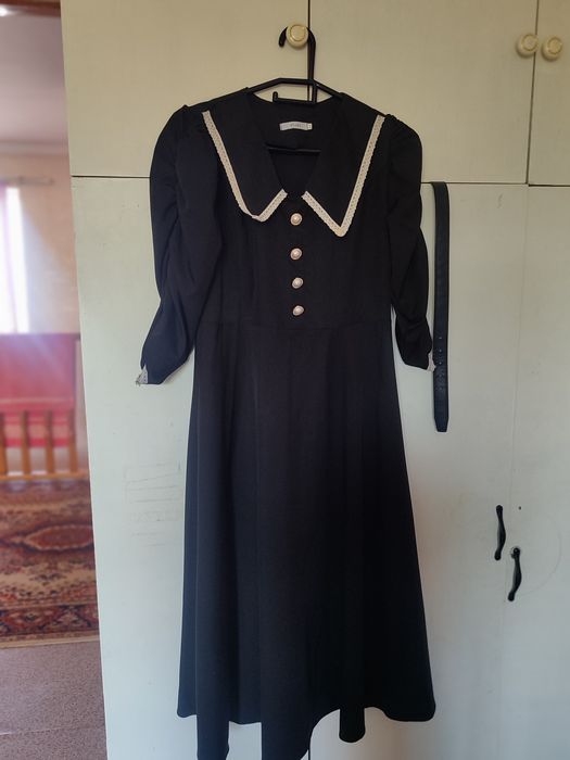 Продам платье черное 48р