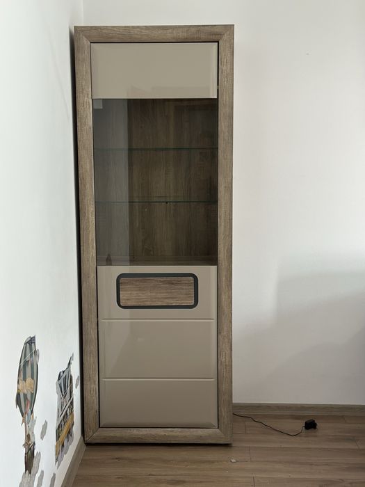 Vitrina Momax Tiziano folosita