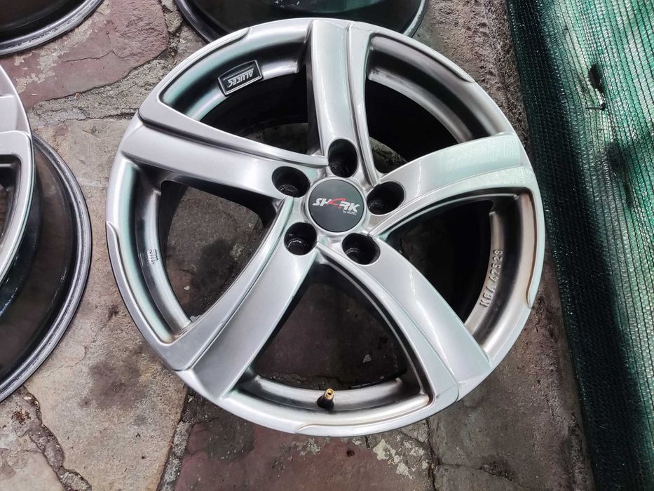 Хонда 5х114,3 - 17 цола лети джанти Alutec за Honda - 5x114,3 .
