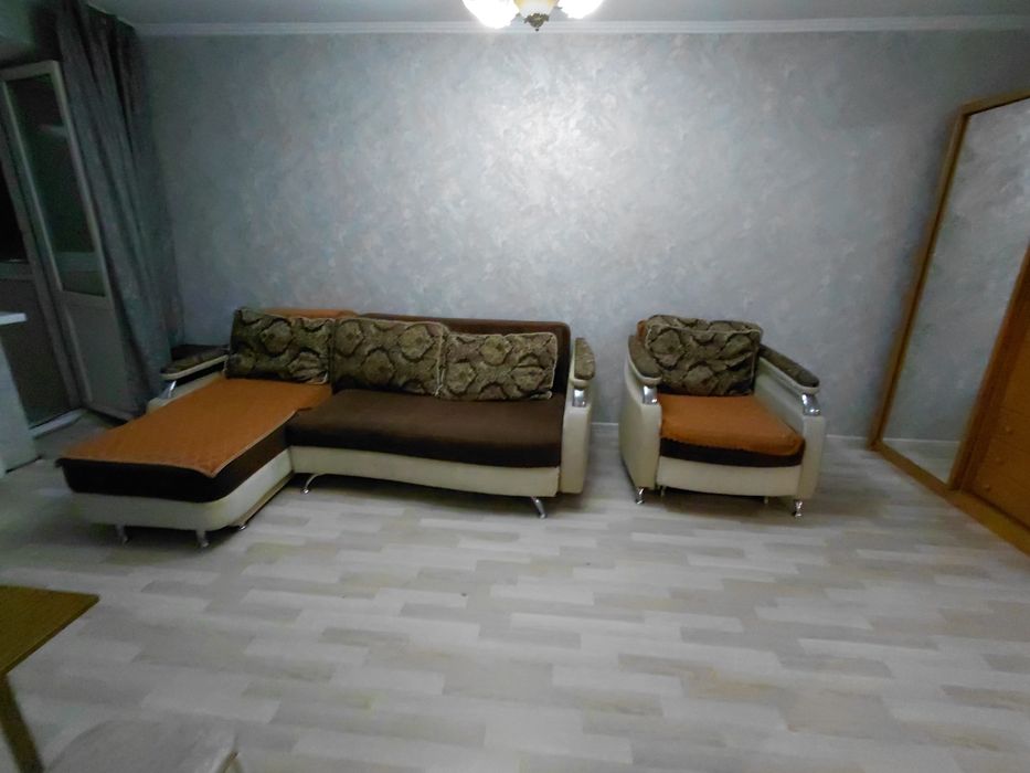 Продам диван с креслом