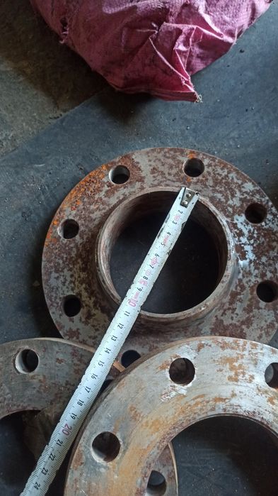 Флянцы, отводы,тройники.