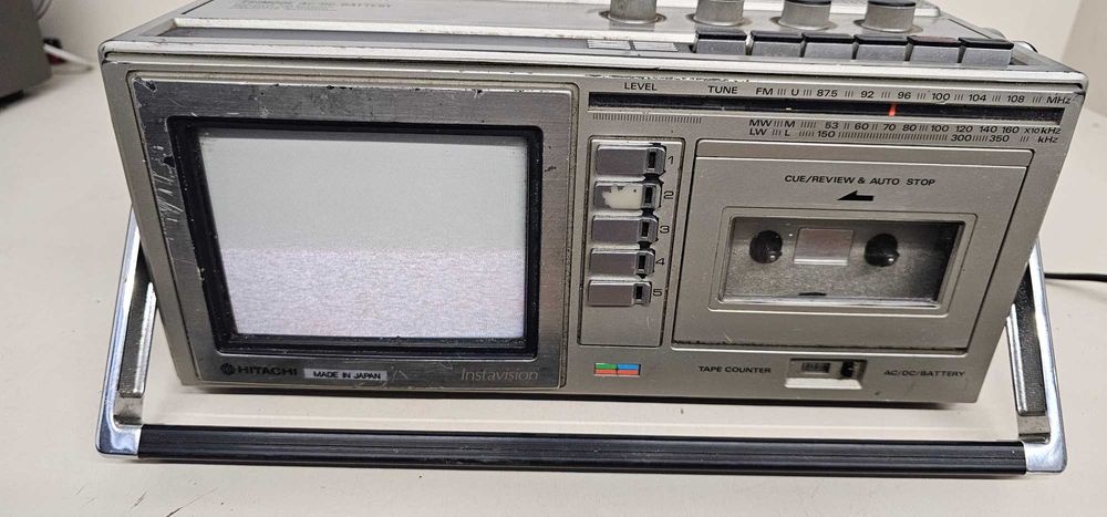 Portabil Hitachi cu tv si caseta  Hitachi