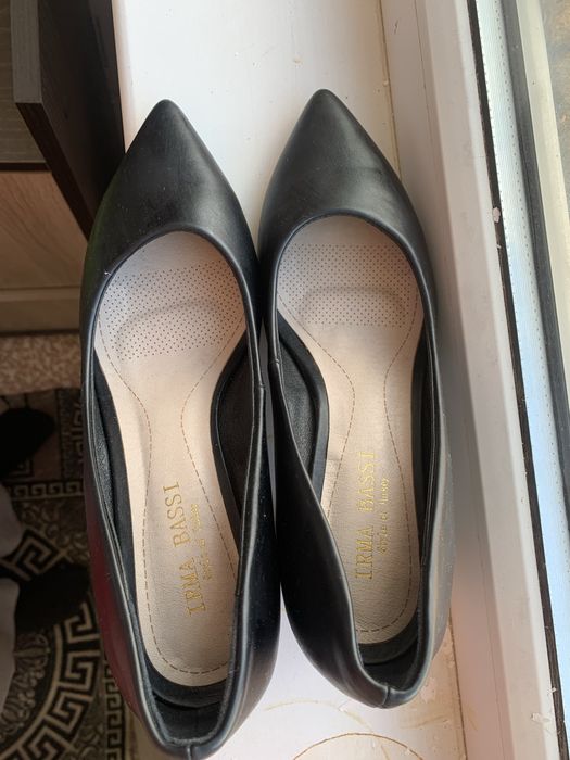 Туфли и кроссовки 40 размера