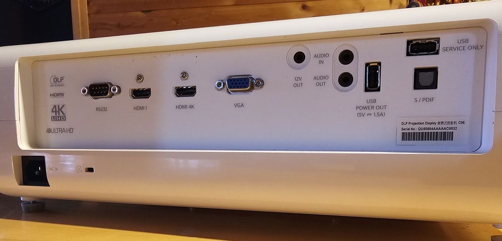 Videoproiector Optoma UHD40 4K impecabil 108 ore proba