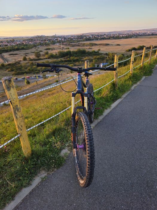 Bicicleta Giant Raign Full Suspension