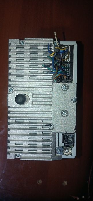 Jentra magnitafon sotiladi