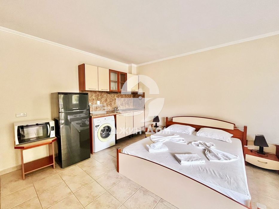 Продава се Едностаен апартамент в Свети Влас - 53 кв.м за 1000 €/кв.м - Снимка #2