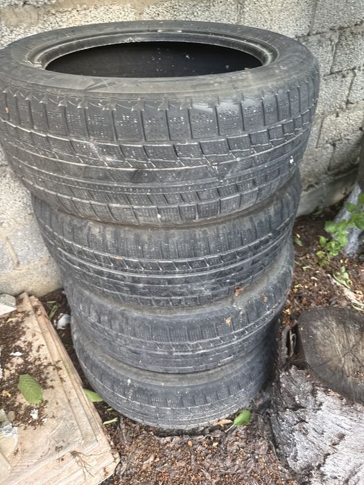 Продам шины 215/55/17