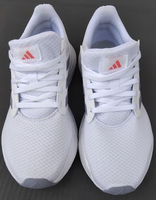 Бели унисекс маратонки