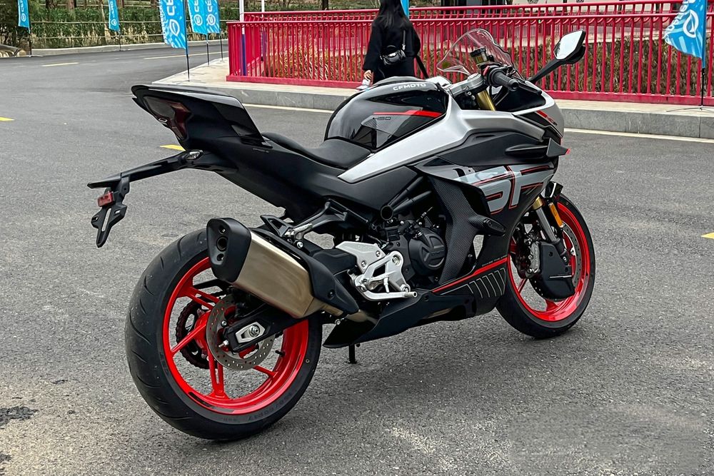 Мотоцикл CFMoto 450SR ABS 2025 заказ