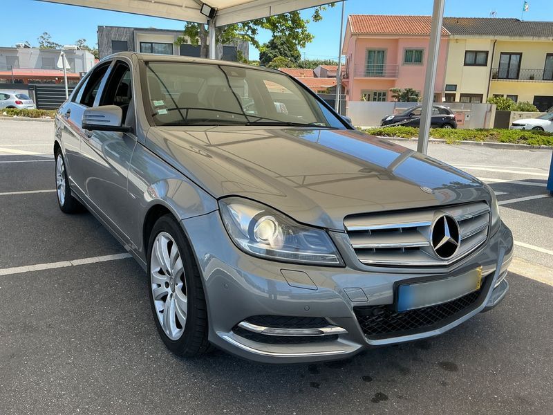 Mercedes-Benz C-Klasse C 220 CDI BlueEfficiency Avantgarde 2012