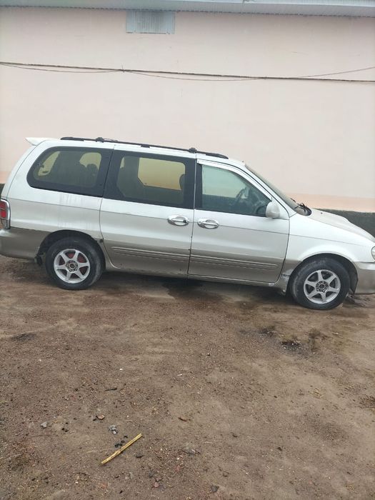 Кия карнивал 2002