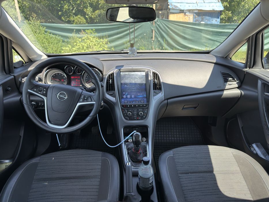 Opel Astra J Sedan 1.4 Turbo 140 CP Benzină 2018