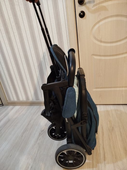 Коляска прогулочная+в подарок ходунок