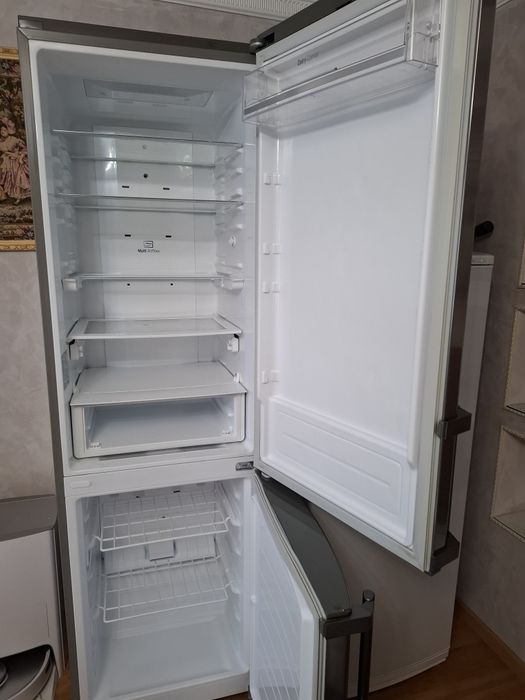 Продам холодильник