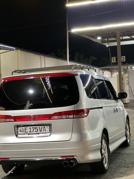 Honda Elysion 2010 yil