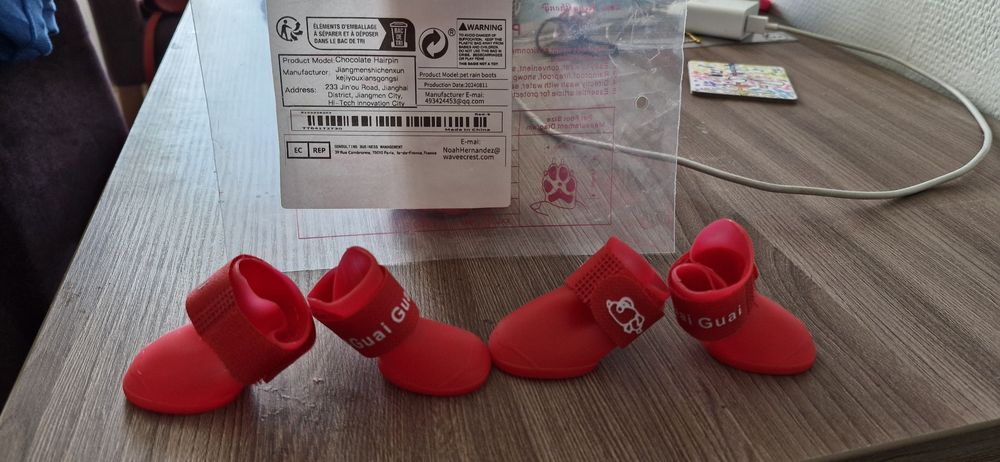 Обувь для маленьких собачек.