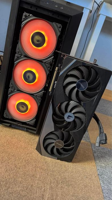 Desktop Ryzen 7 3800x, Aorus RTX 4070, 32GB rami, BLACK PC