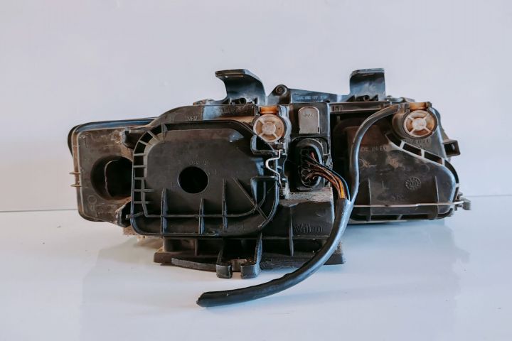 Far  Stanga 8E0941029C Audi A4 B6