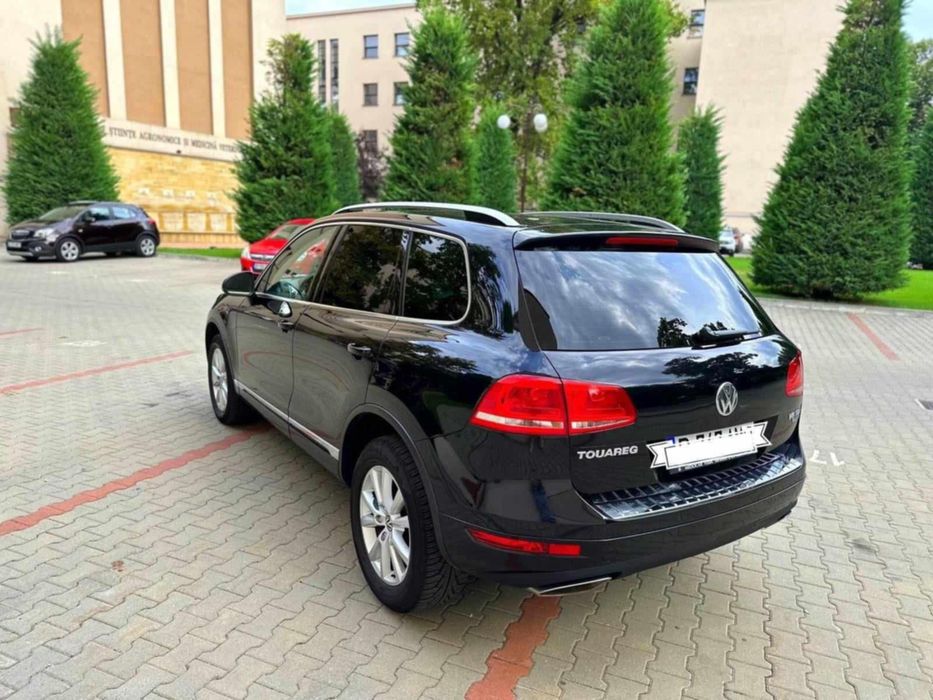 Vând Volkswagen Touareg