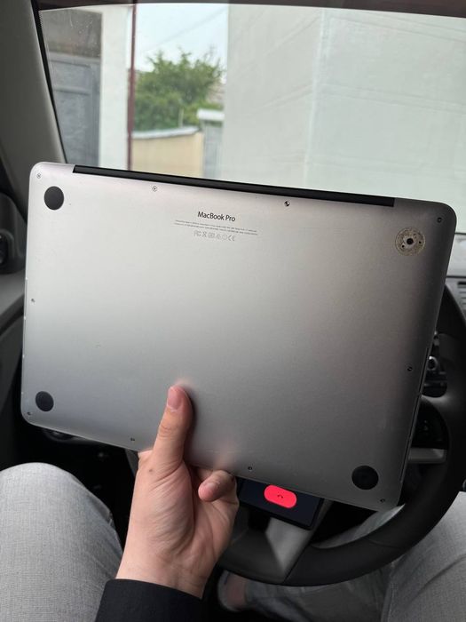 MacBook Pro 512 core i5