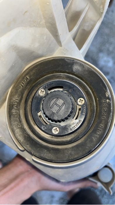 Фара камри оригинал